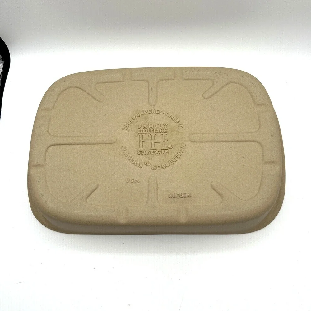 Pampered Chef Rectangular Baker Family‎ Heritage Collection Stoneware Tan 13x9